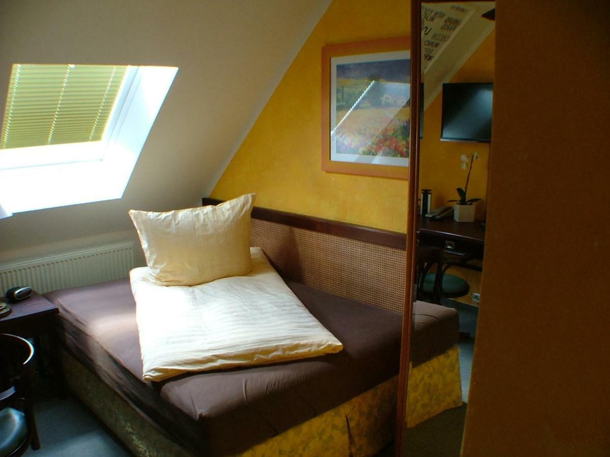 Hotel garni Pension Zur Lutherstadt Lutherstadt Eisleben Exteriör bild