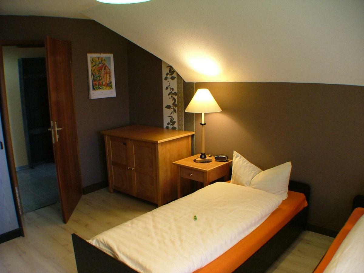 Hotel garni Pension Zur Lutherstadt Lutherstadt Eisleben Exteriör bild